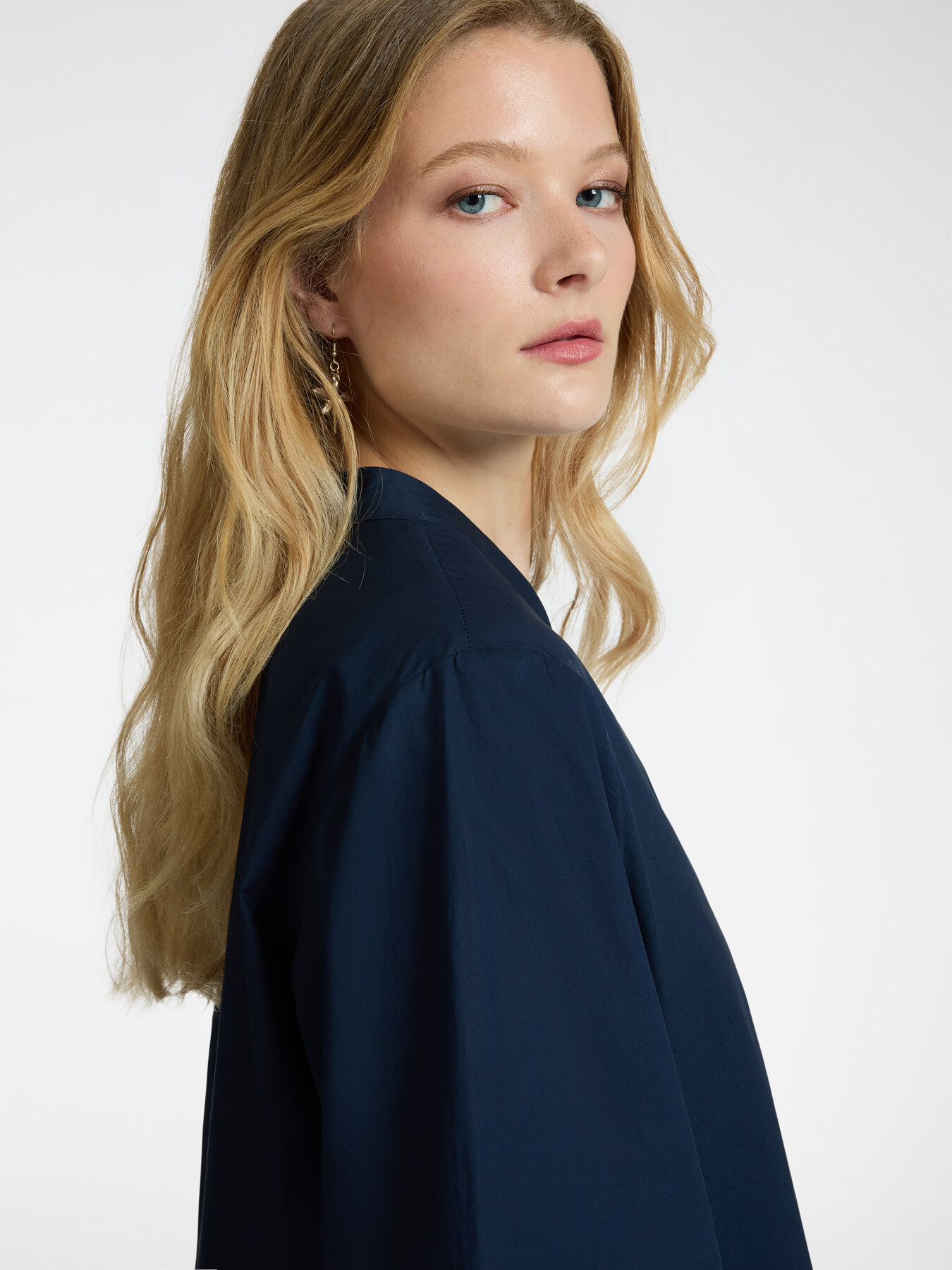 Robe coupe d&eacute;contract&eacute;e en coton image number 3