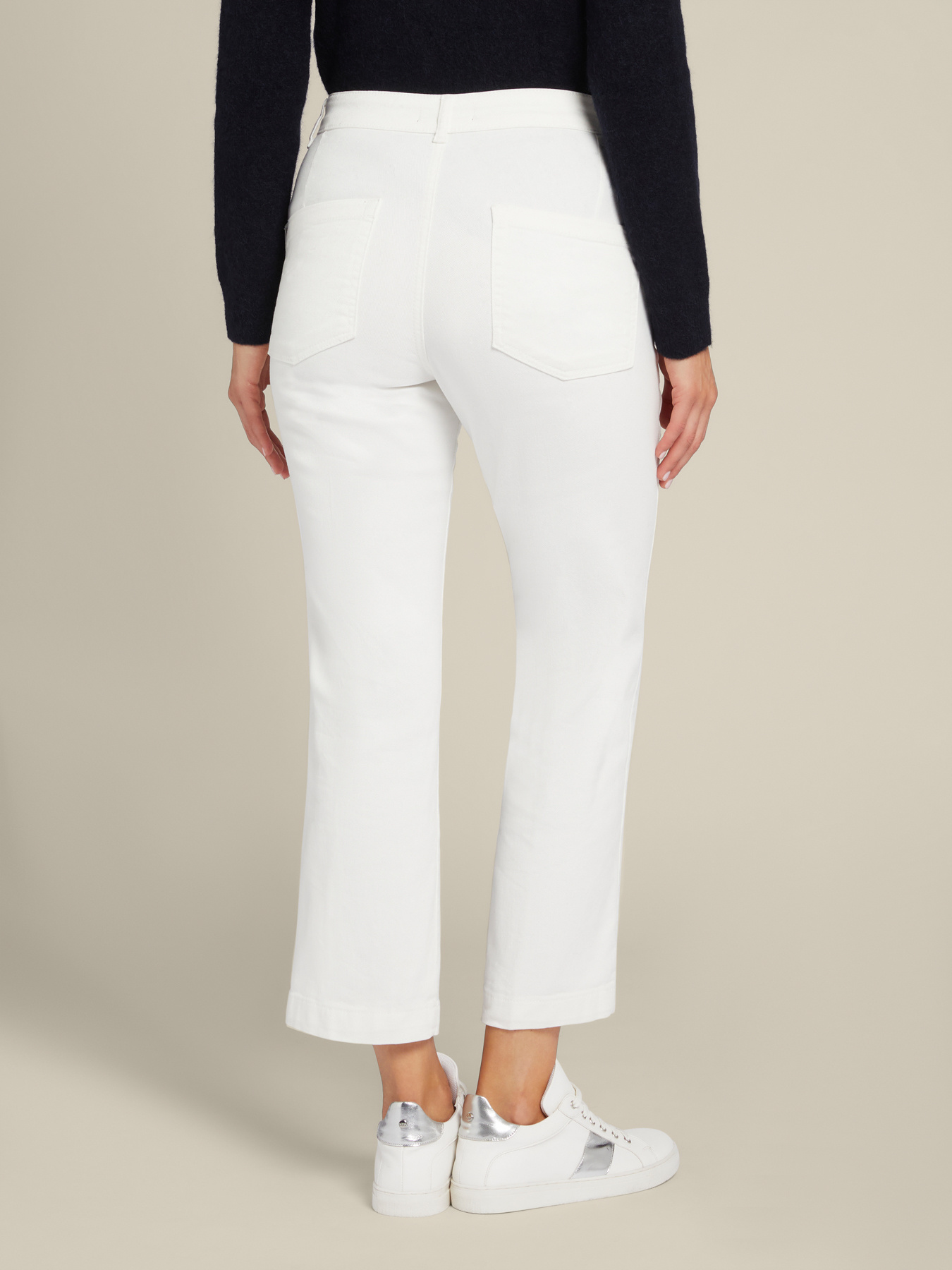 Jeans with five pockets image number 1