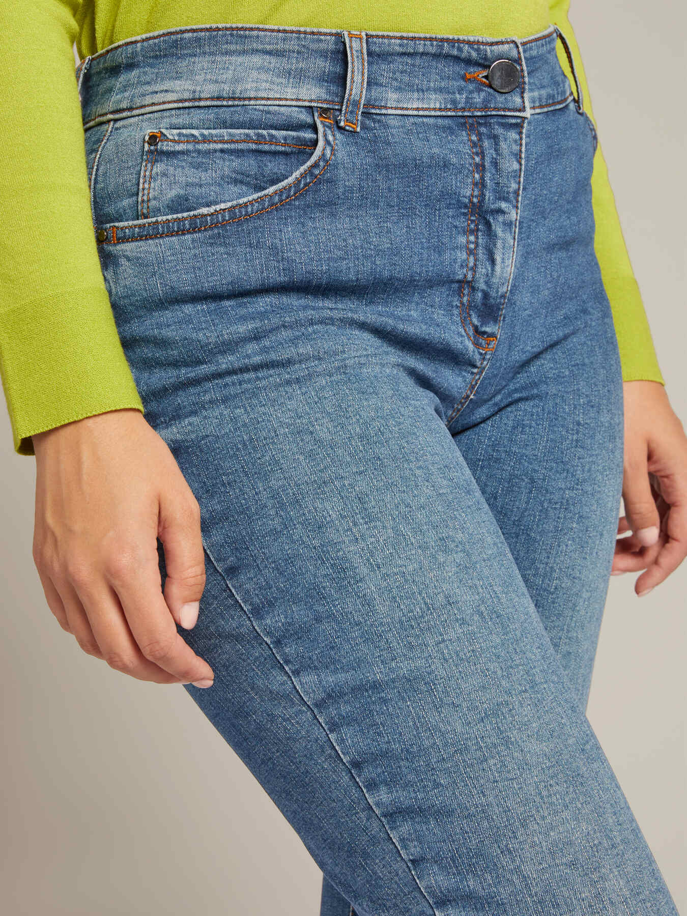 Hellblaue Skinny-Jeans image number 3