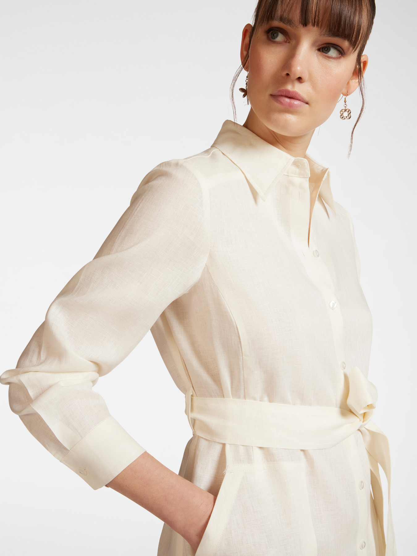 Robe en lin avec broderie dans le bas image number 3