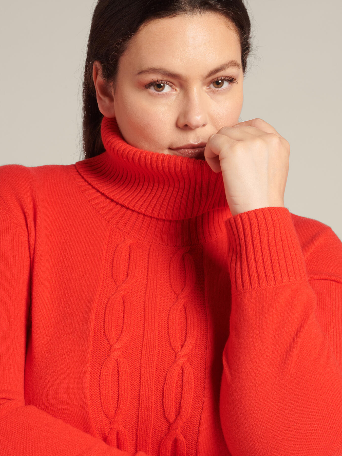 Pullover mit Zopf auf der Vorderseite aus nachhaltiger Wolle image number 3