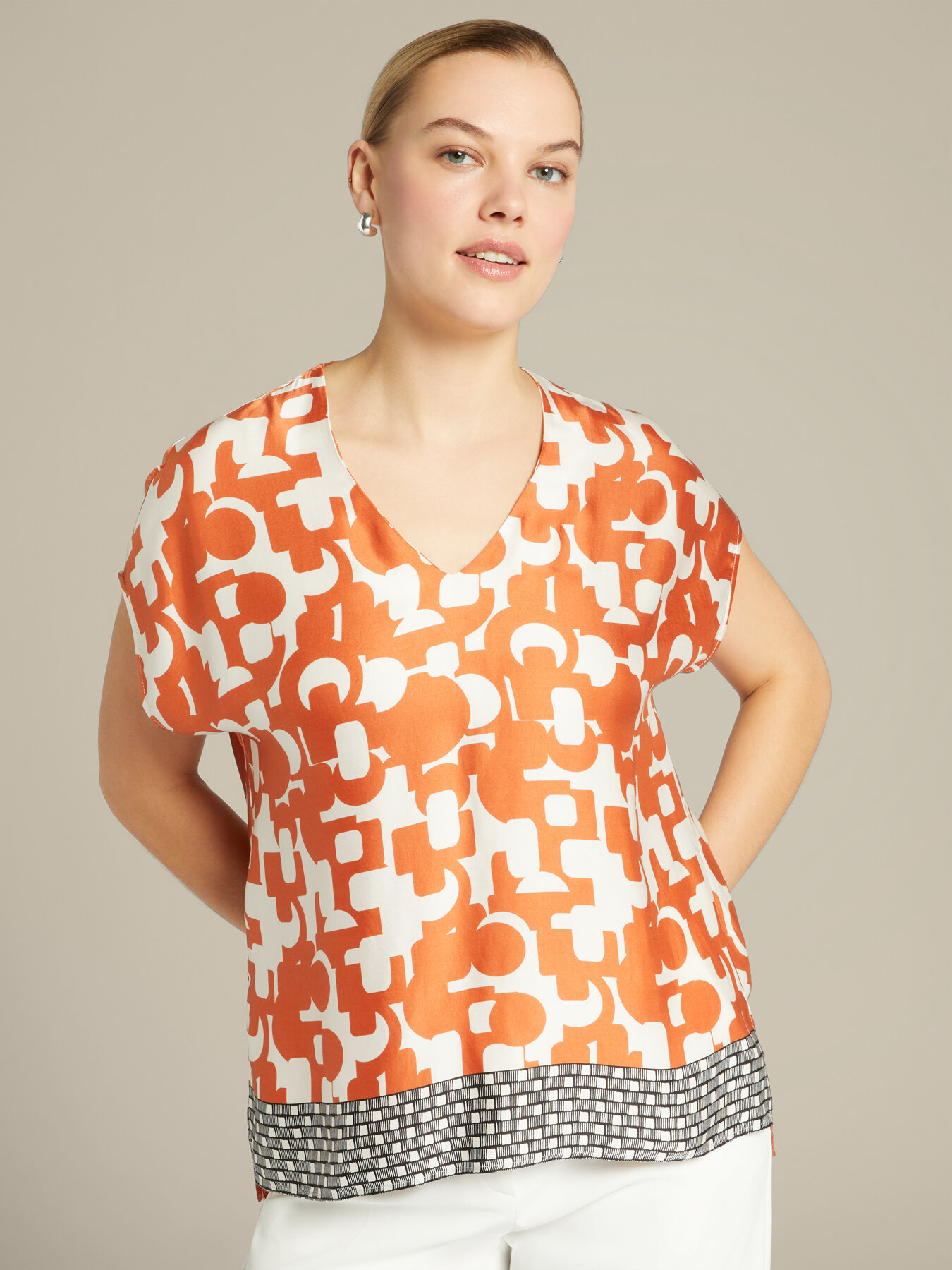 Blusa in raso stampato image number 0