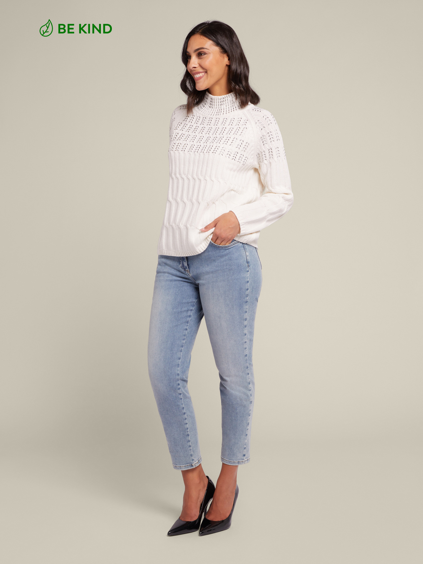 Sustainable wool sweater with applications image number 3