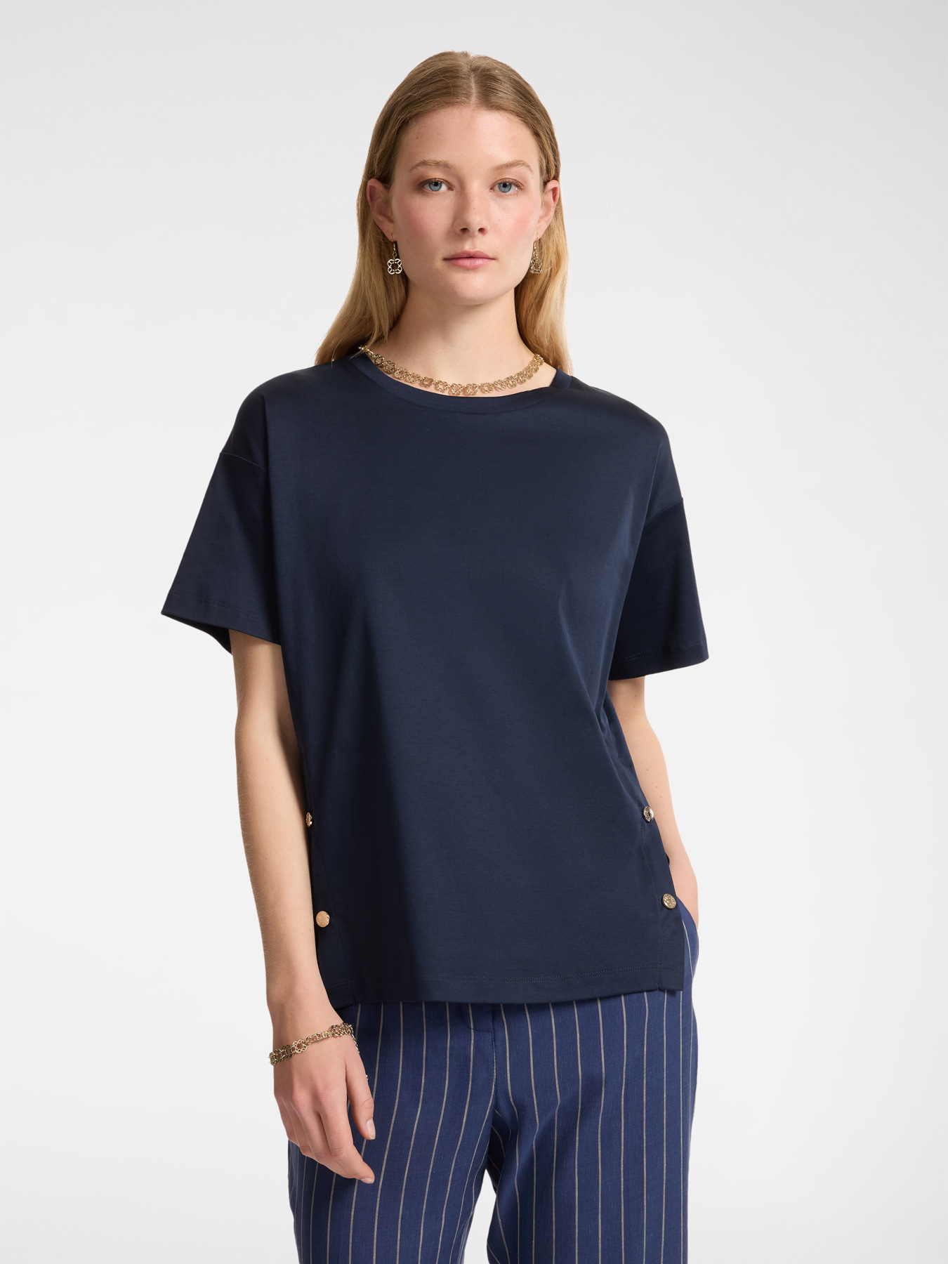 T-shirt with buttons on the slits image number 0