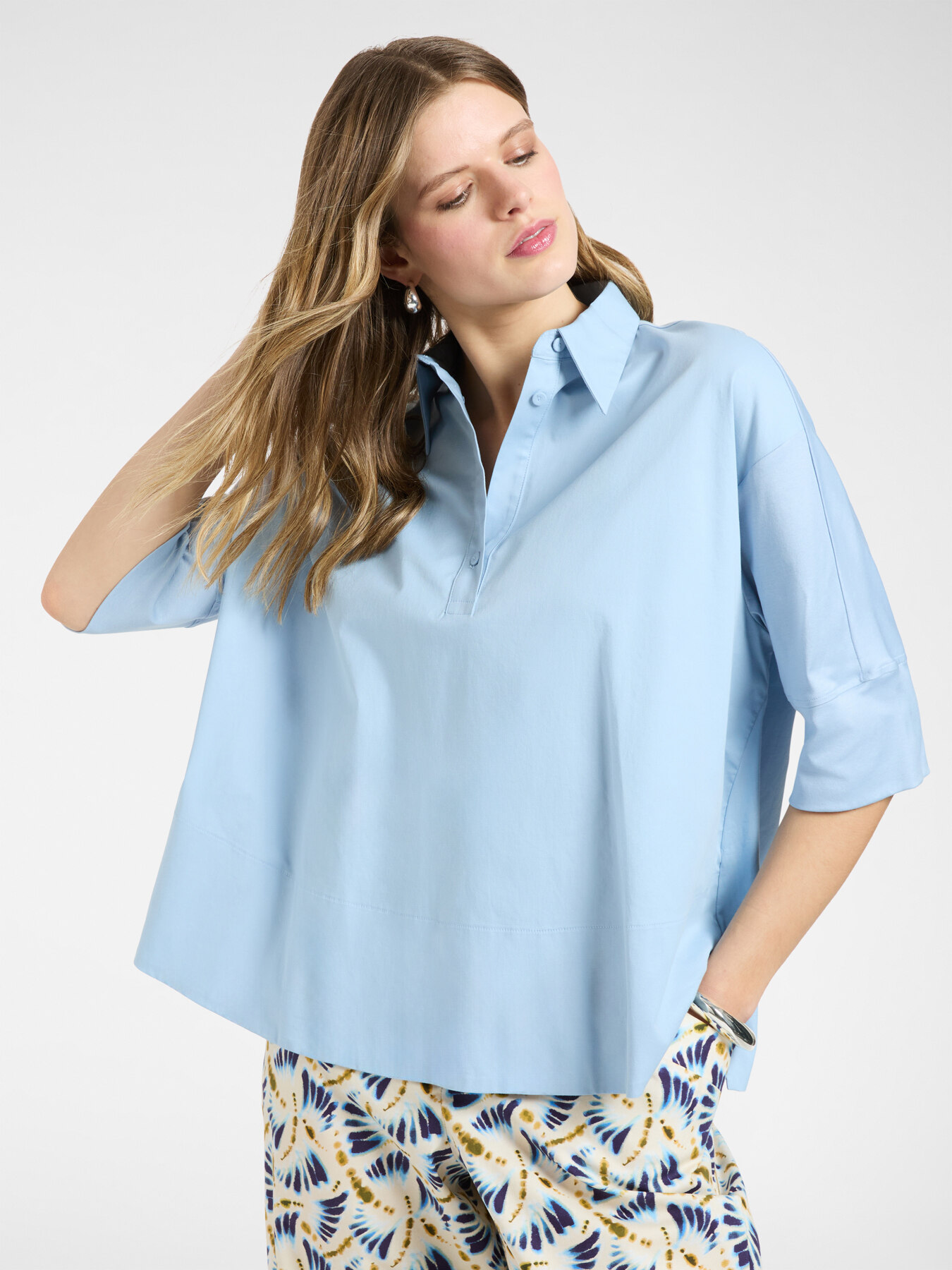 Boxy blouse with three-quarter sleeves image number 2