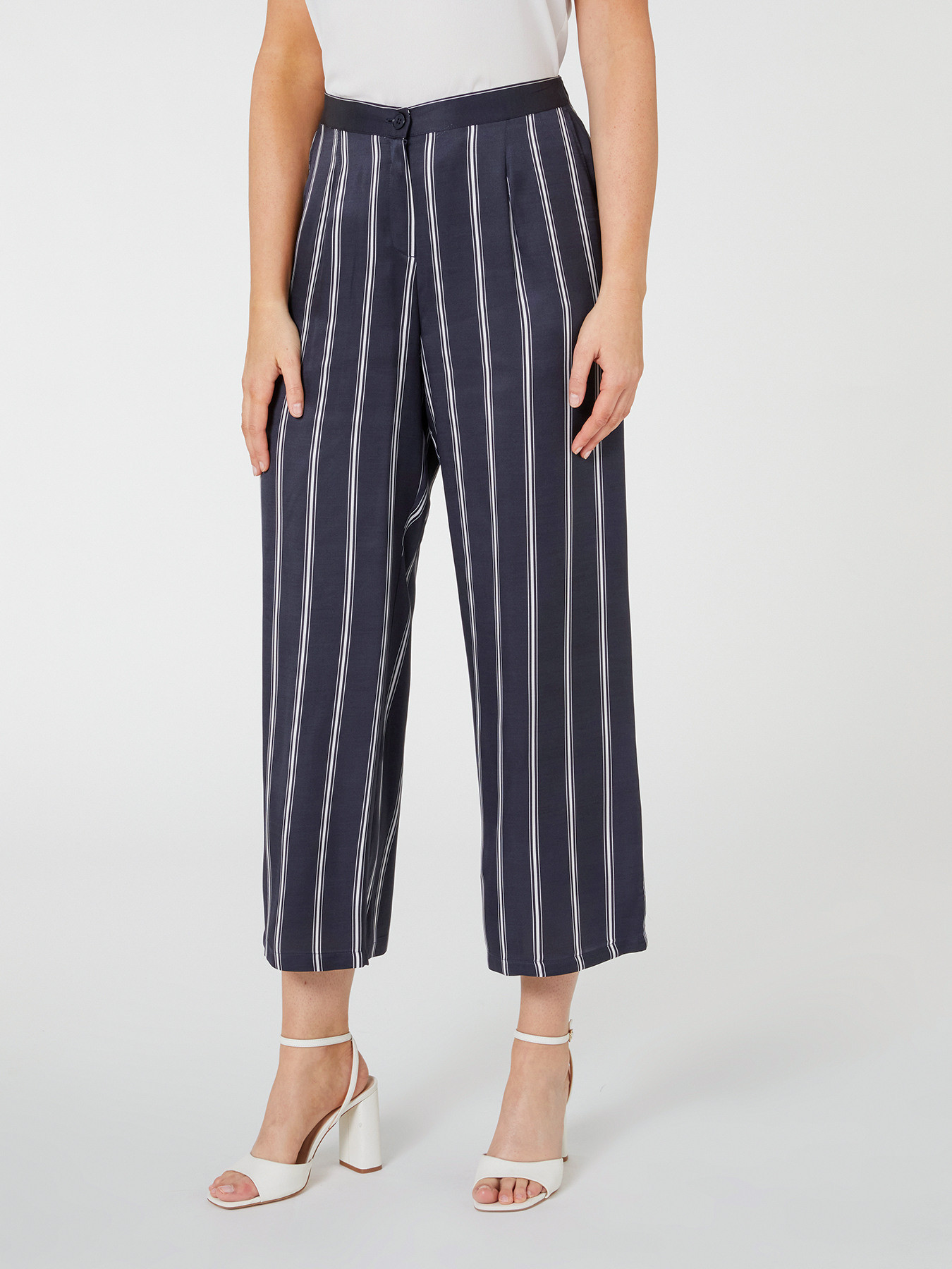 Calças de viscose às riscas image number 2