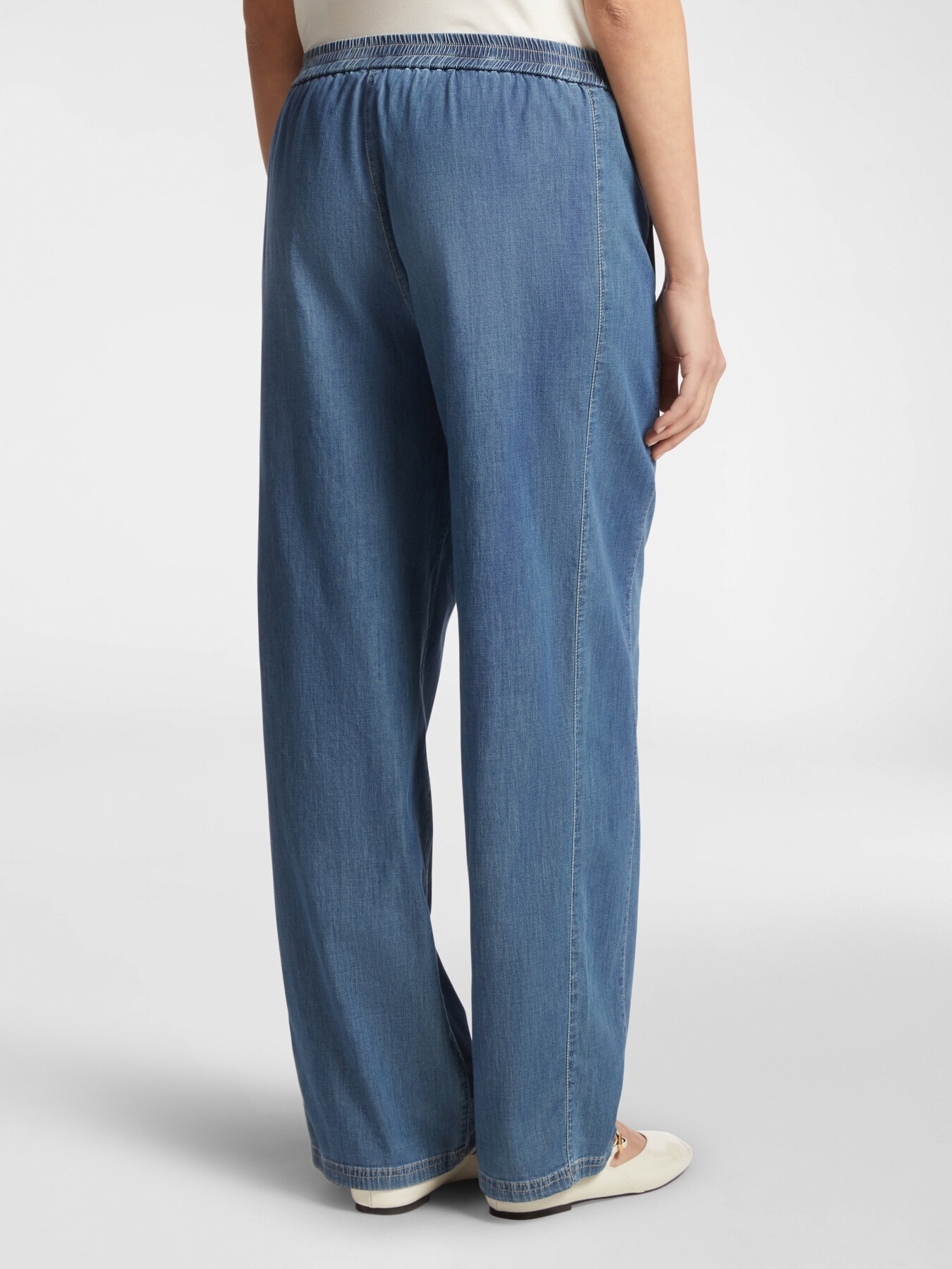 Vaqueros ajustados, "Carol" image number 1