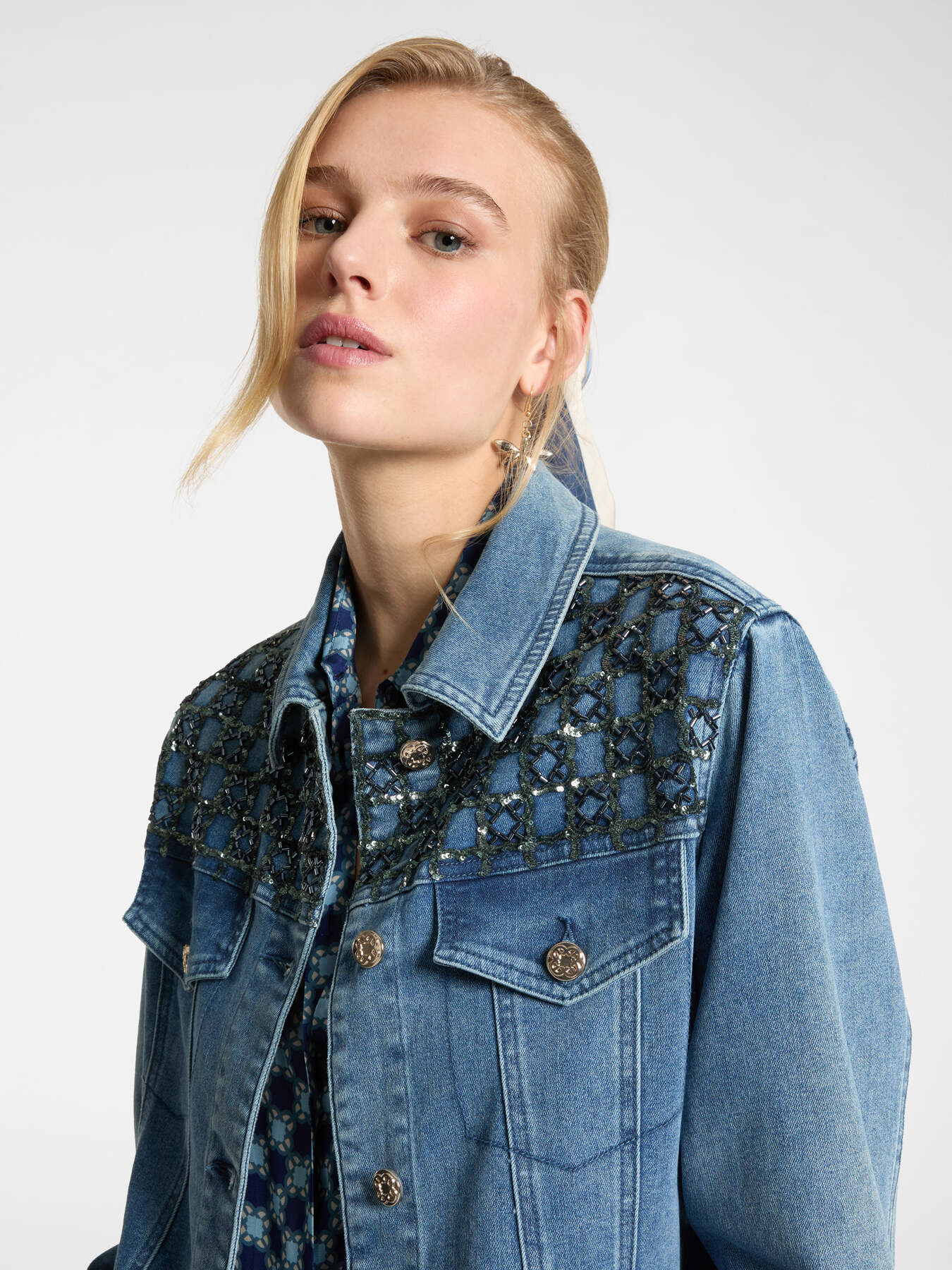 Embroidered denim jacket image number 3