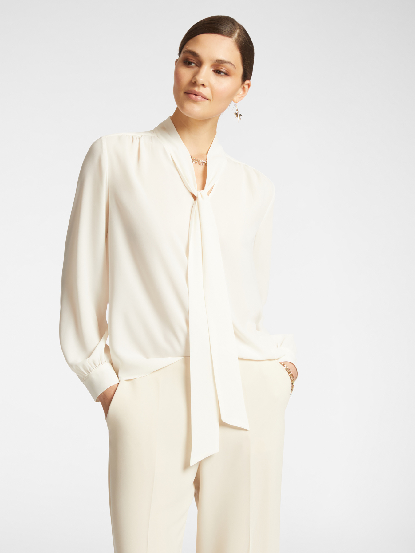 Blouse avec ceinture sur le devant image number 0